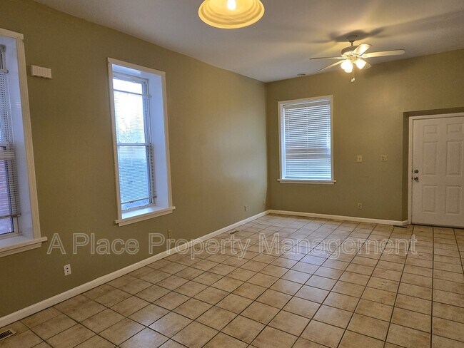 Primary Photo - 3113 Magnolia Ave