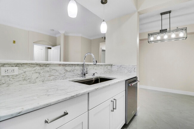 Building Photo - 11010 Legacy Dr