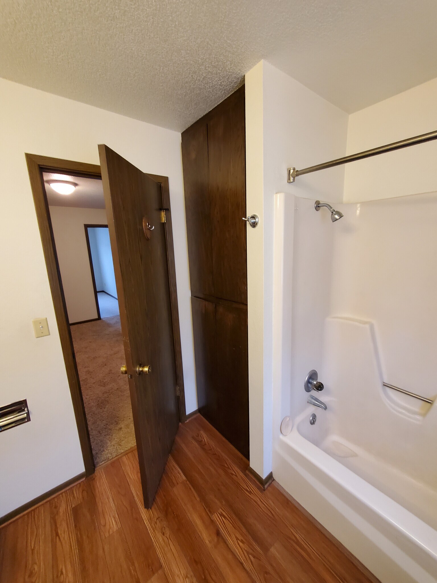 Main bathroom up - 1106 Oleson Rd