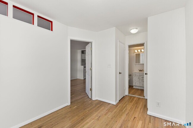 Building Photo - 125 Prospect St