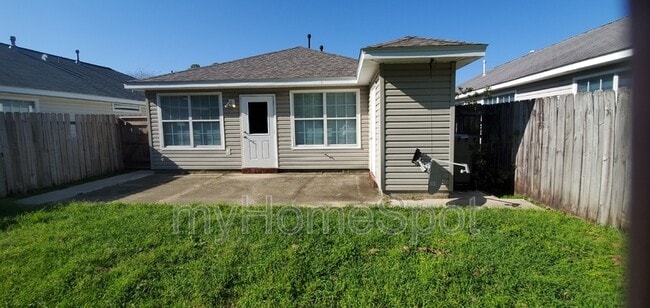 Building Photo - 2520 Trailwood Dr