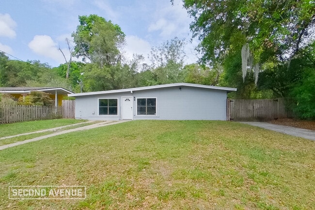 Building Photo - 7029 Fontainebleau Crescent