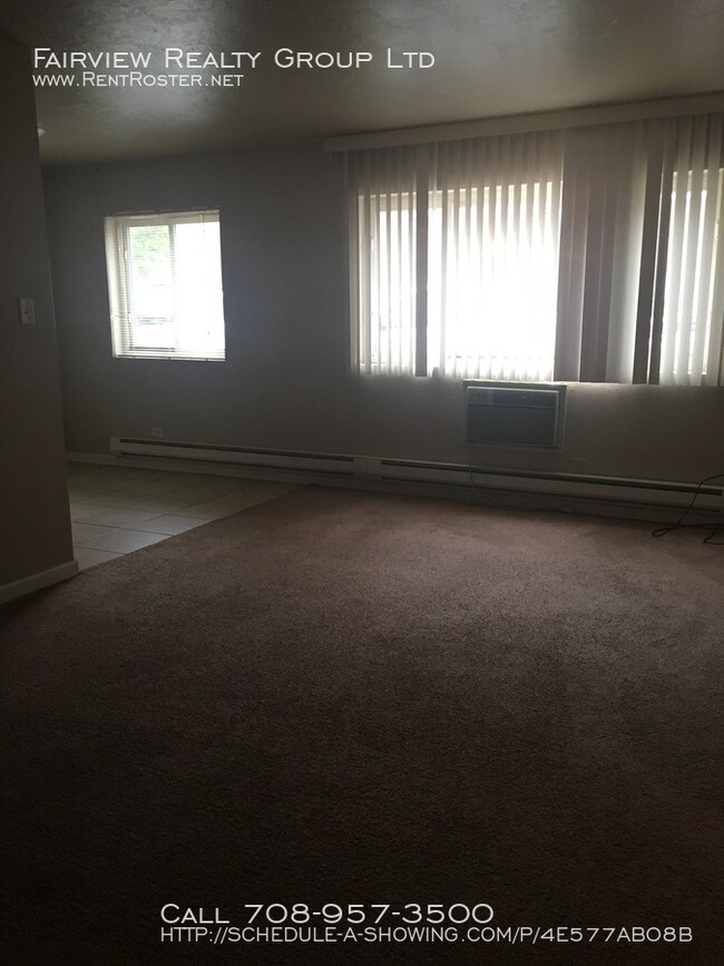 One bedroom apartment available 435 Paxton Ave Calumet City IL 60409