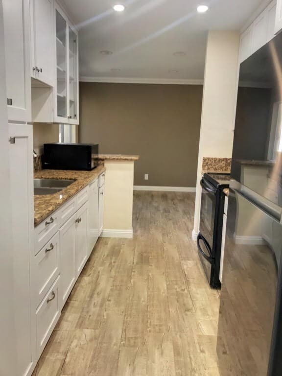 Building Photo - Beautifully updated house in Burbank Blvd ...