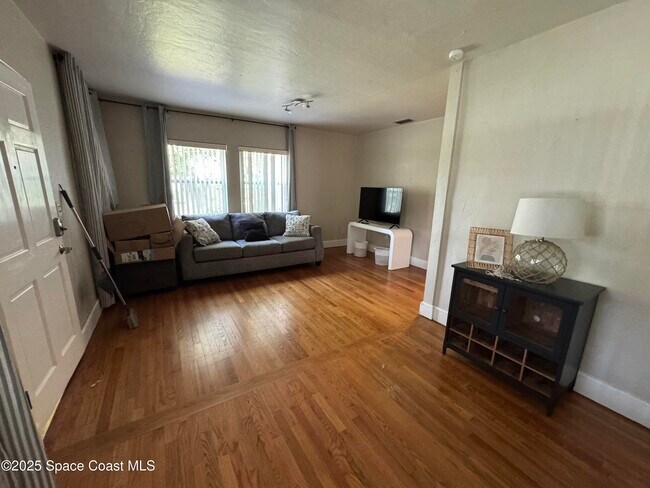 Building Photo - 14 Hardee Cir S