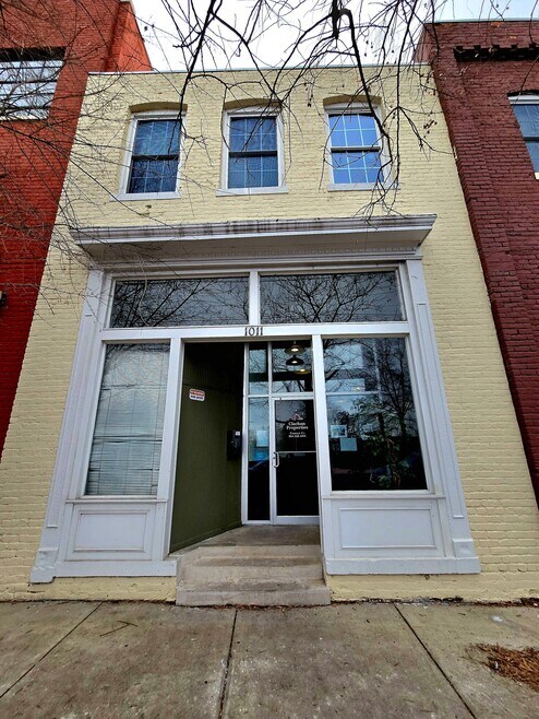 Building Photo - 1011 W Marshall St