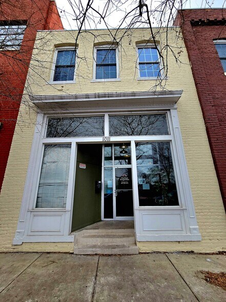 Building Photo - 1011 W Marshall St