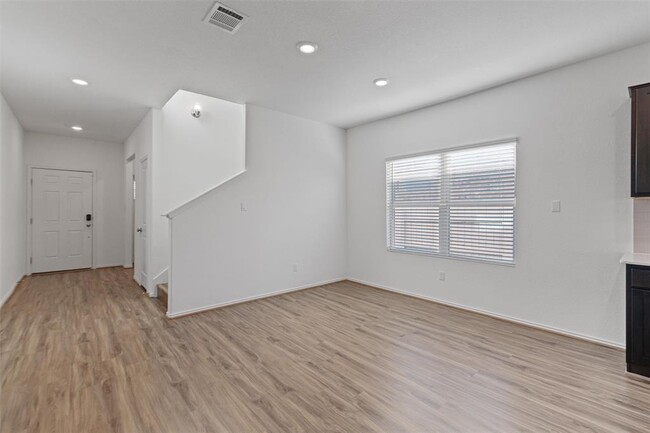 Building Photo - 1324 Chad Dr