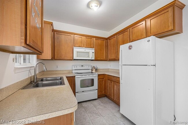 Building Photo - 4899 Green Ct