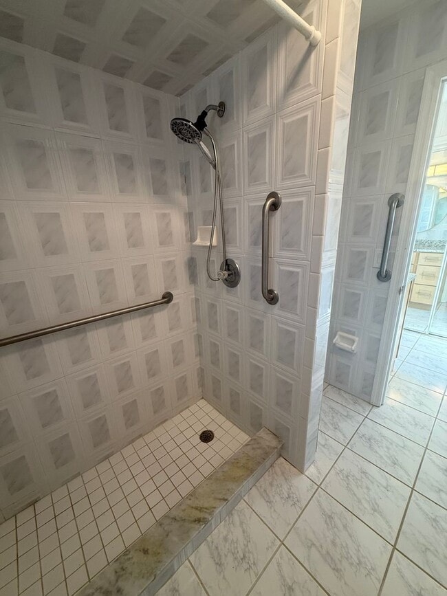 Building Photo - 8102 Ibiza Ct S