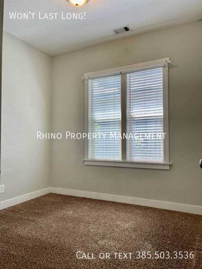 Building Photo - 576 N 400 W