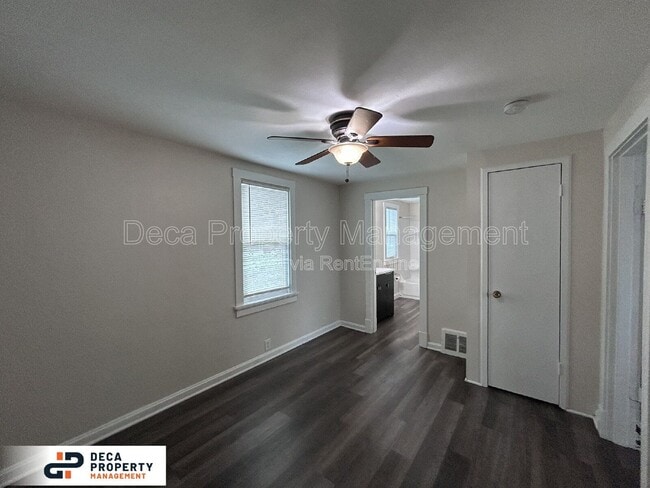 Building Photo - 4930 Tiemann Ave