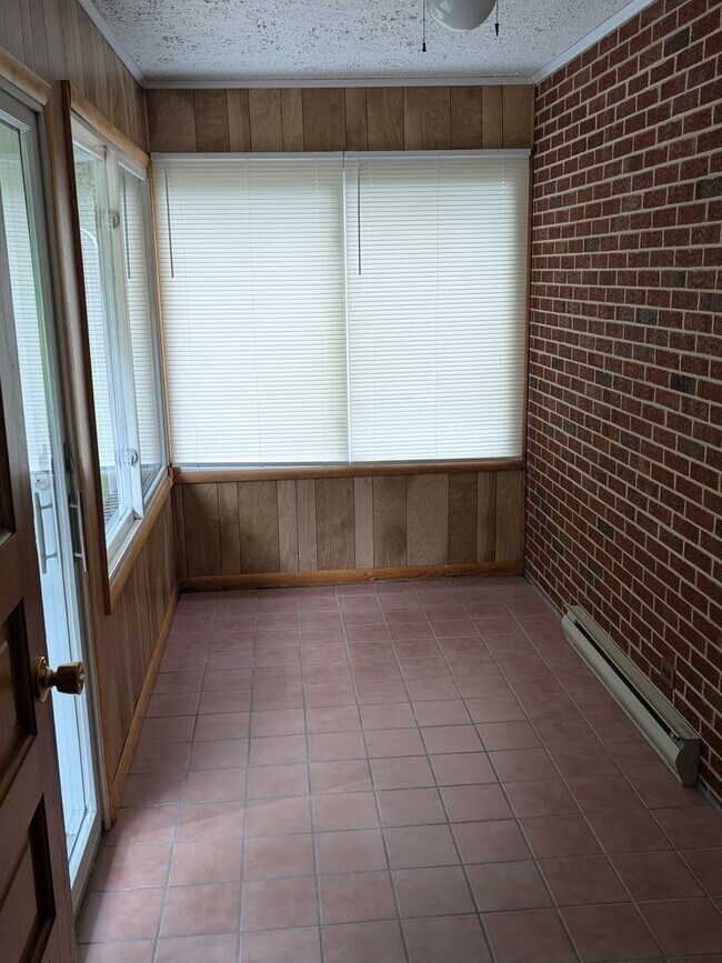 Building Photo - BEL AIR - GREEN VALLEY MANOR