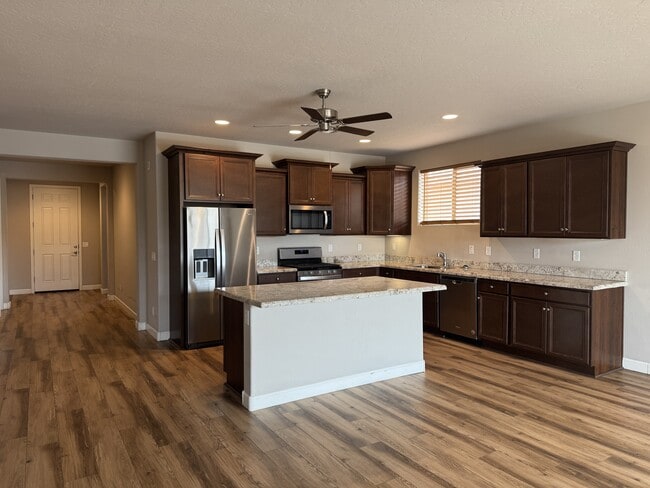 Building Photo - 343 Armitage Way