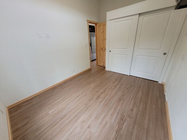 Building Photo - 65000 US-26