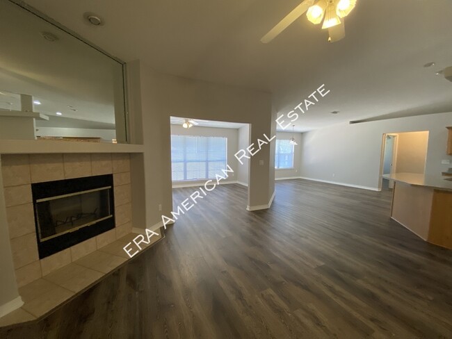 Building Photo - 2110 Bahama Dr