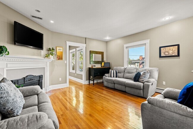 Building Photo - 101 Beach St