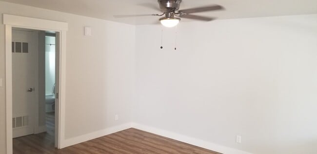 Building Photo - 1 Bedroom Salt Lake Condo Available early ...