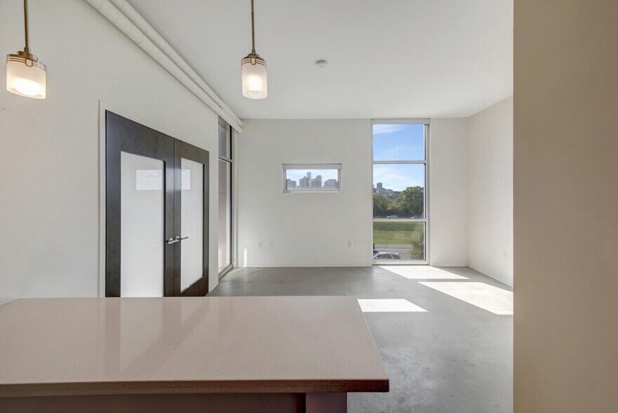 Building Photo - 2115 Yeaman Pl