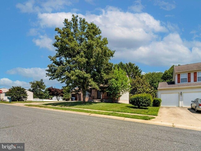 Building Photo - 801 High Plain Dr
