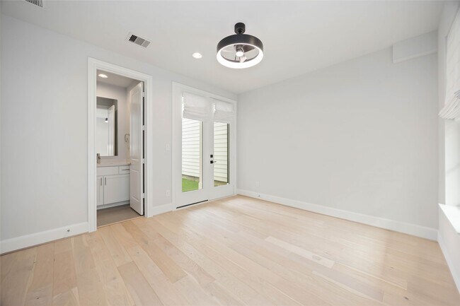 Building Photo - 610 Delmar St