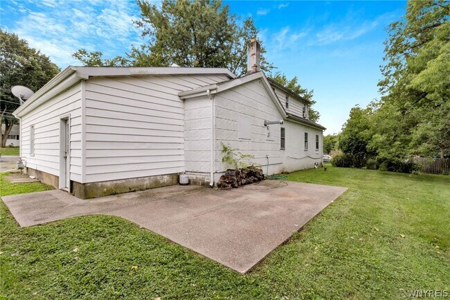 Building Photo - 6360 New Taylor Rd