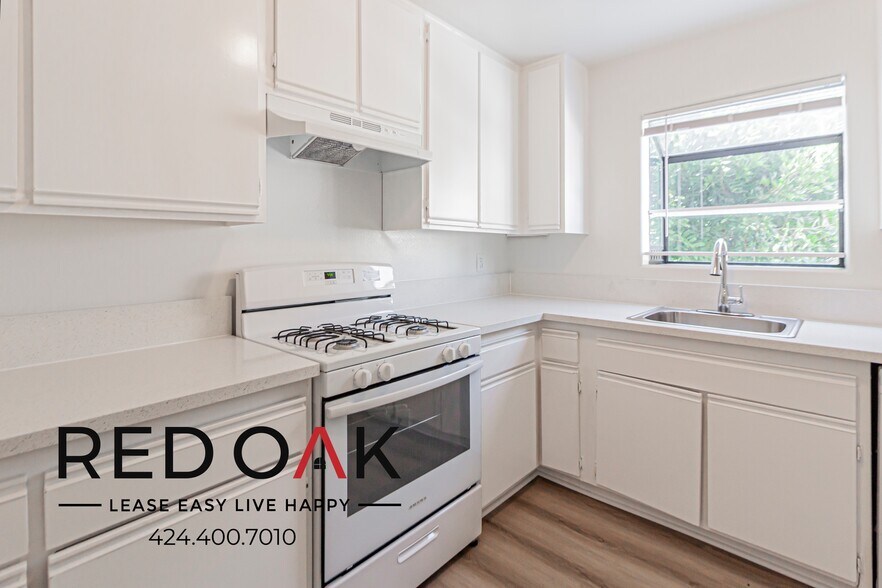 Building Photo - 1250 W Gardena Blvd