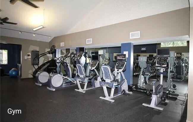 Building Photo - 5565 Canoga Ave