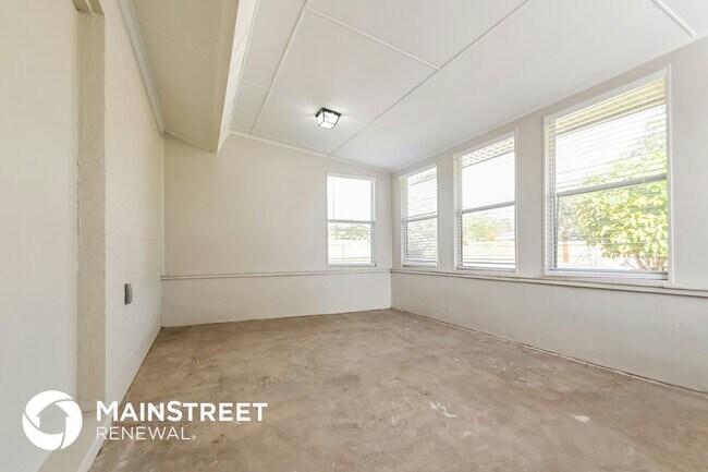 Building Photo - 2836 Orchid Ln
