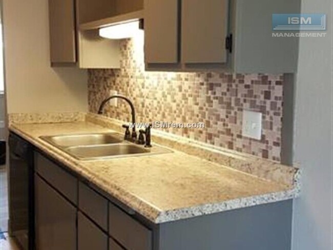 Building Photo - Lake Boulevard Apartment Homes