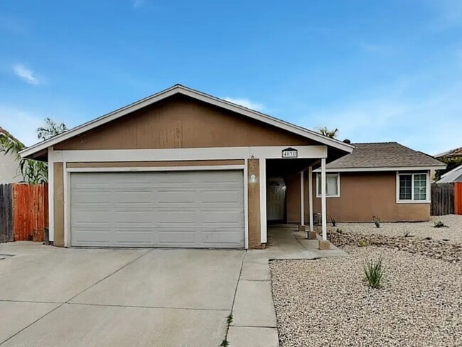 Primary Photo - 4038 Hale St