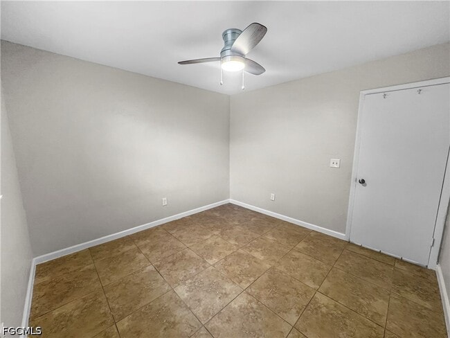 Building Photo - 206 SE 46th Ter