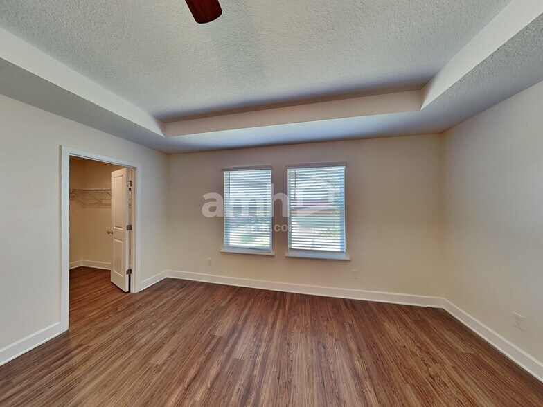 Building Photo - 242 Crestrun Loop