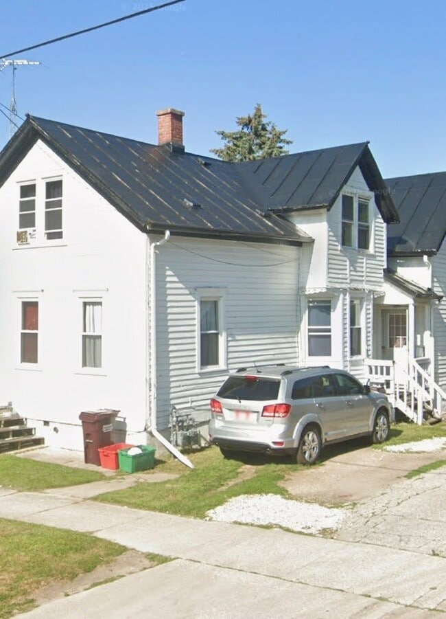 Building Photo - 913 S 19th St