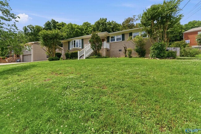 Building Photo - 2117 Shades Crest Rd SE