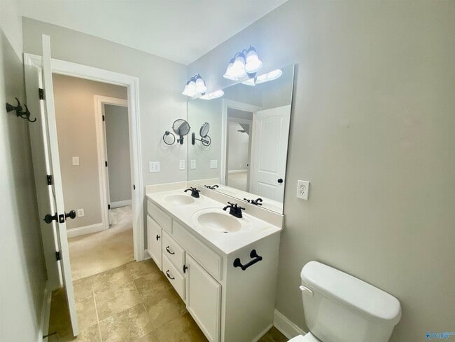 Building Photo - 108 Morning Vista Dr