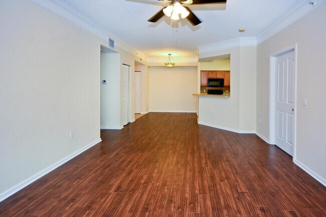 Building Photo - 6203 Myrtlewood Cir W