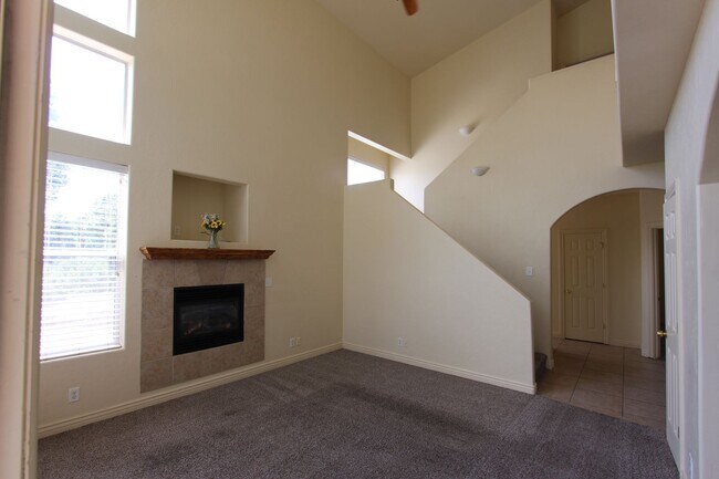 Building Photo - $500 Off Move-In Special – Spacious 4-Bed ...
