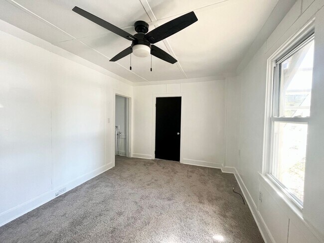 Building Photo - 741 Riverside Ave