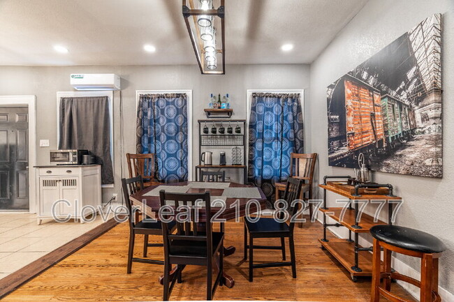 Building Photo - 723 E Euclid Ave