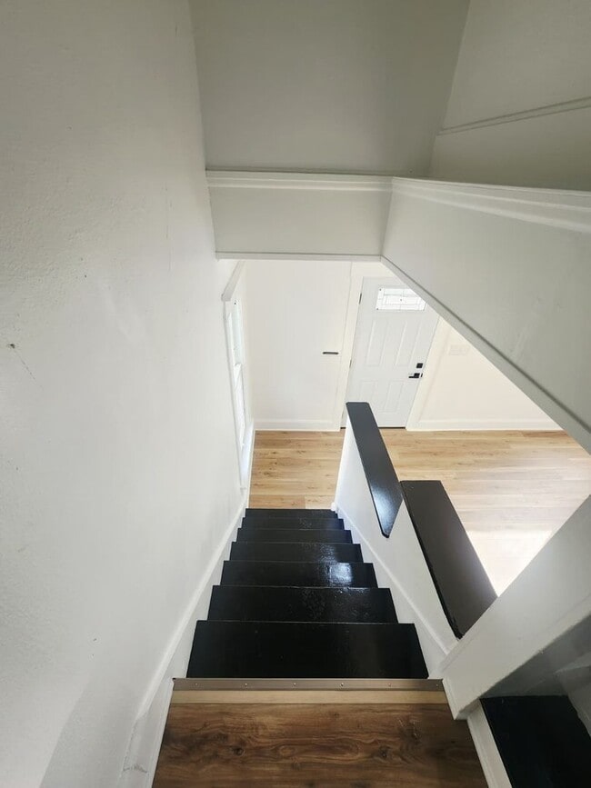 Building Photo - 426 Hazel Ave