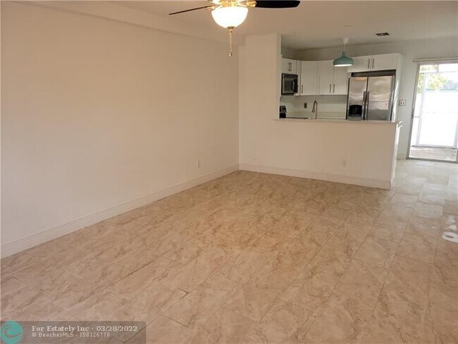 Building Photo - 2828 Edgehill Ln