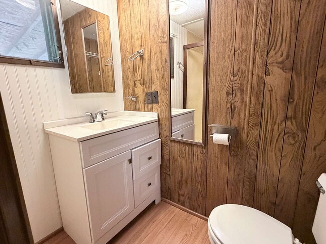 Building Photo - Affordable 3BR Home in Peaceful Hicks Lake Community