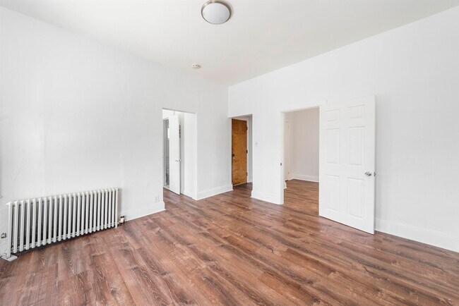 Building Photo - 214 50th St