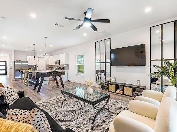 Building Photo - 2610 Birmingham Ave