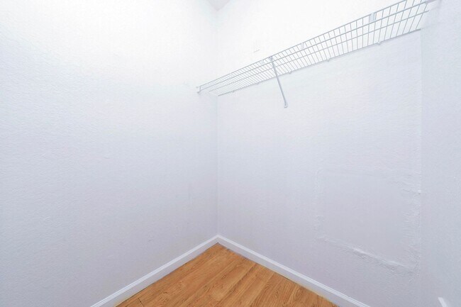 Building Photo - Welcome to this beautifully laid-out 2-bed...