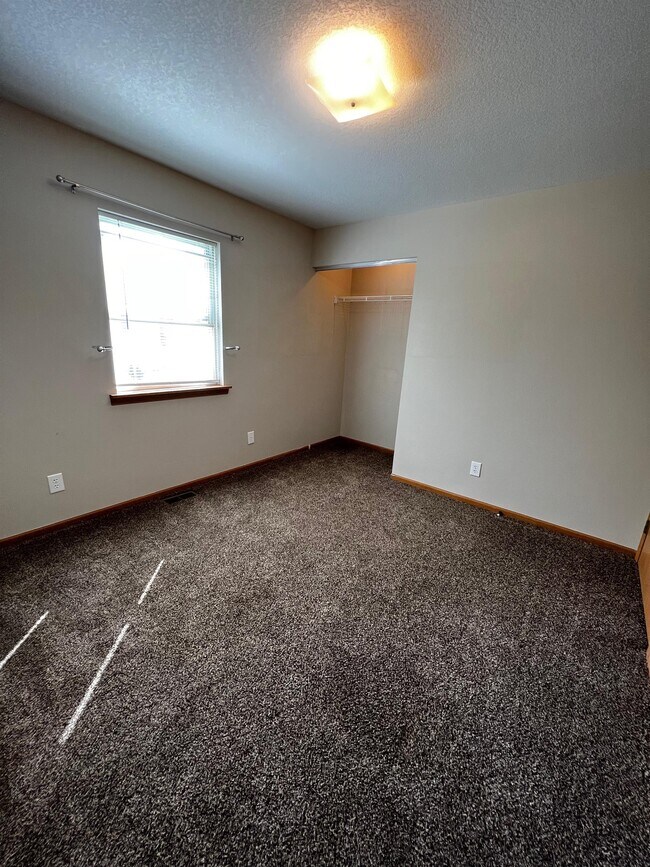 Building Photo - 731 S Sandusky St