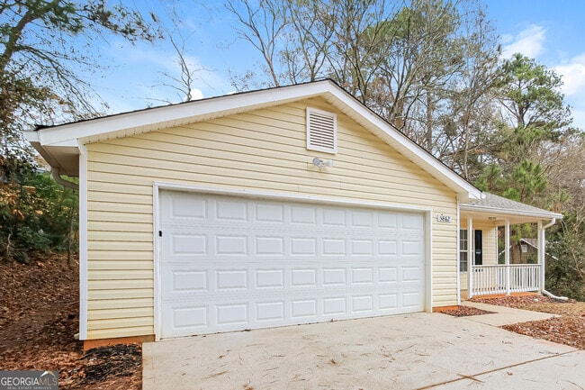 Building Photo - 5862 Homestead Cir