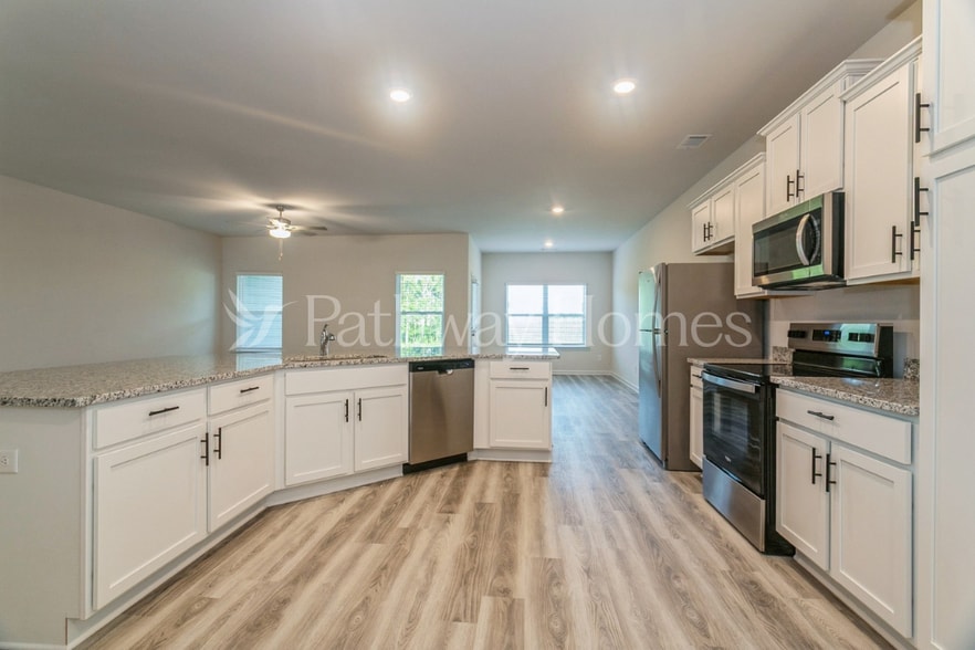 Building Photo - 630 Mackenzie Cv