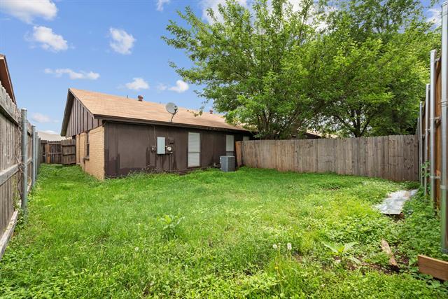 Building Photo - 3415 S Meadow Dr